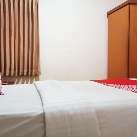 Capital O 142 Hotel Al Furqon Syariah Palembang Luaran gambar