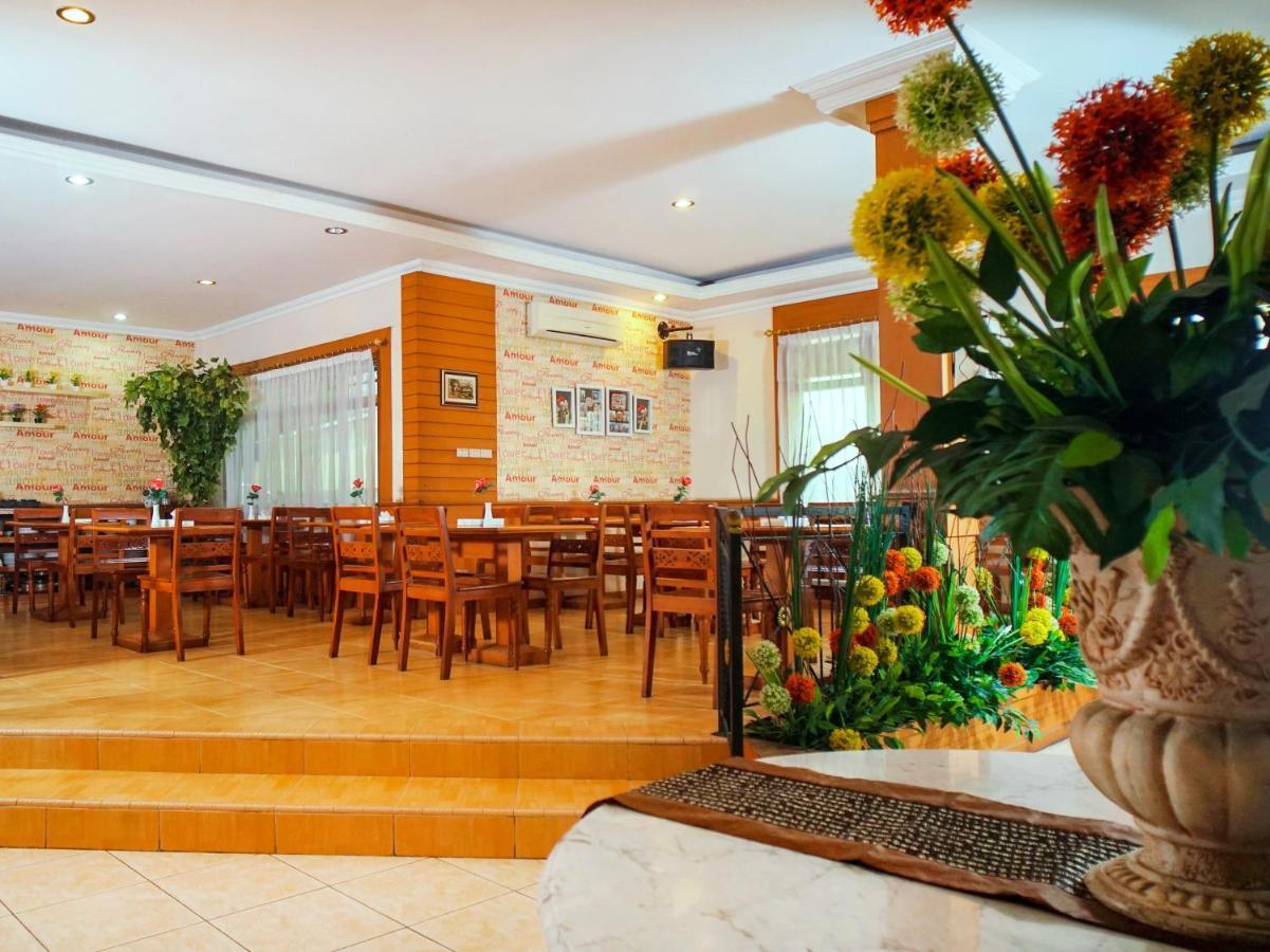Capital O 142 Hotel Al Furqon Syariah Palembang Luaran gambar