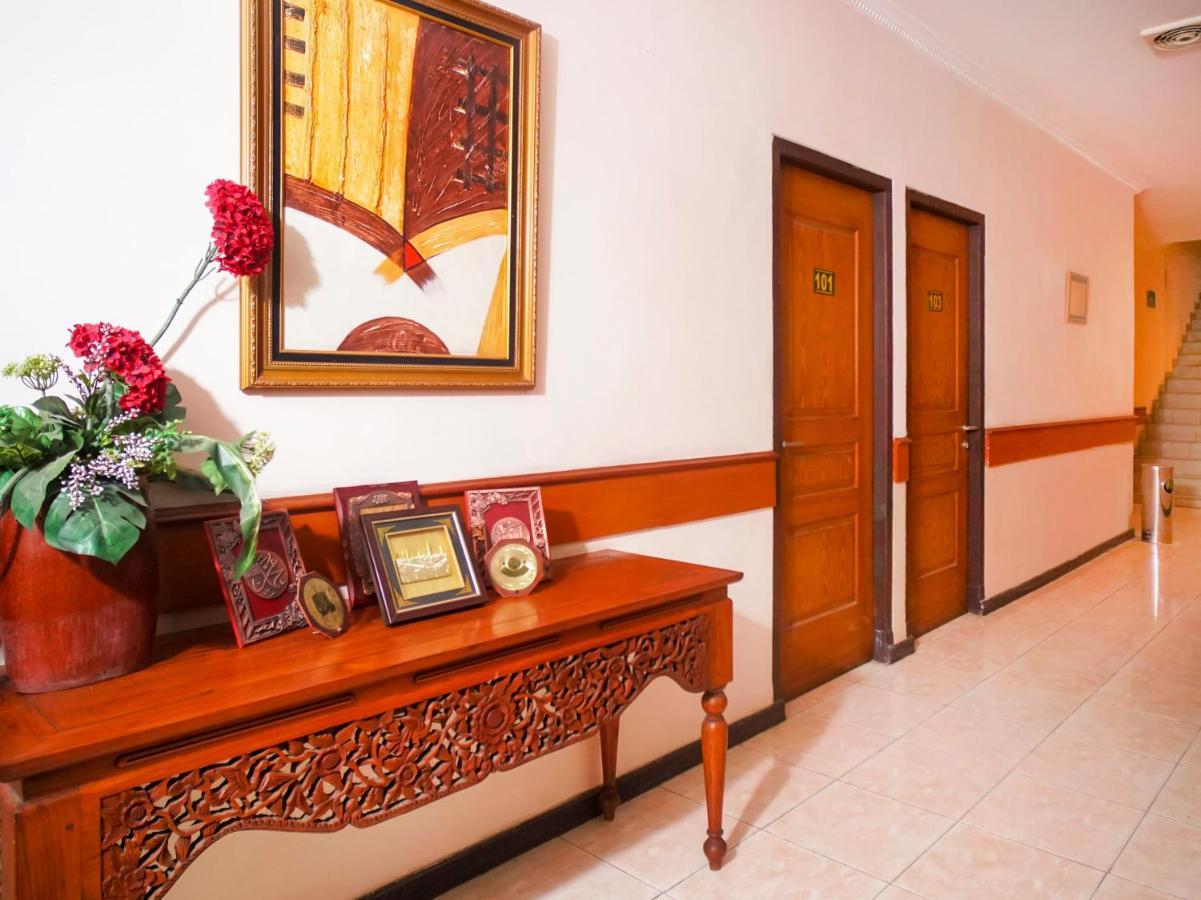 Capital O 142 Hotel Al Furqon Syariah Palembang Luaran gambar