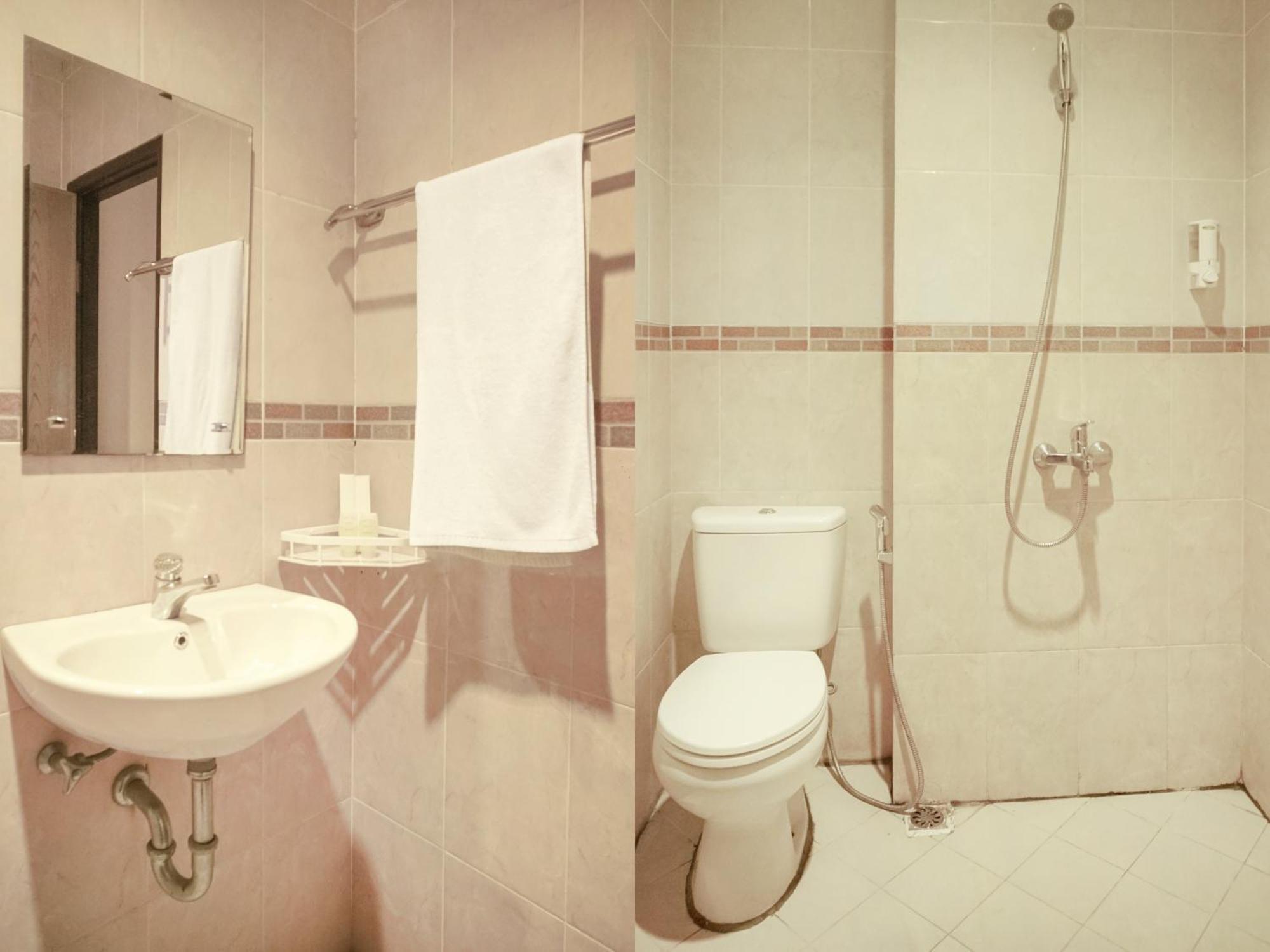 Capital O 142 Hotel Al Furqon Syariah Palembang Luaran gambar
