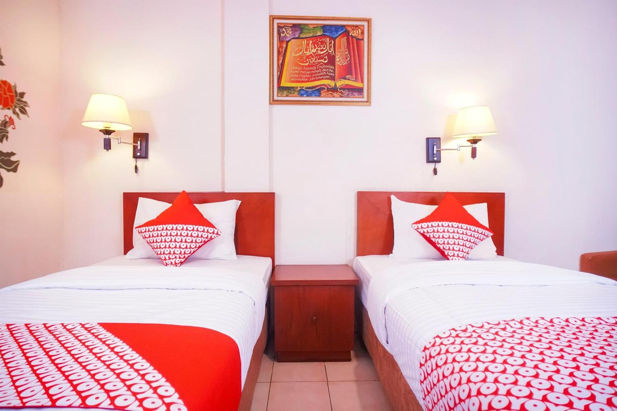 Capital O 142 Hotel Al Furqon Syariah Palembang Luaran gambar