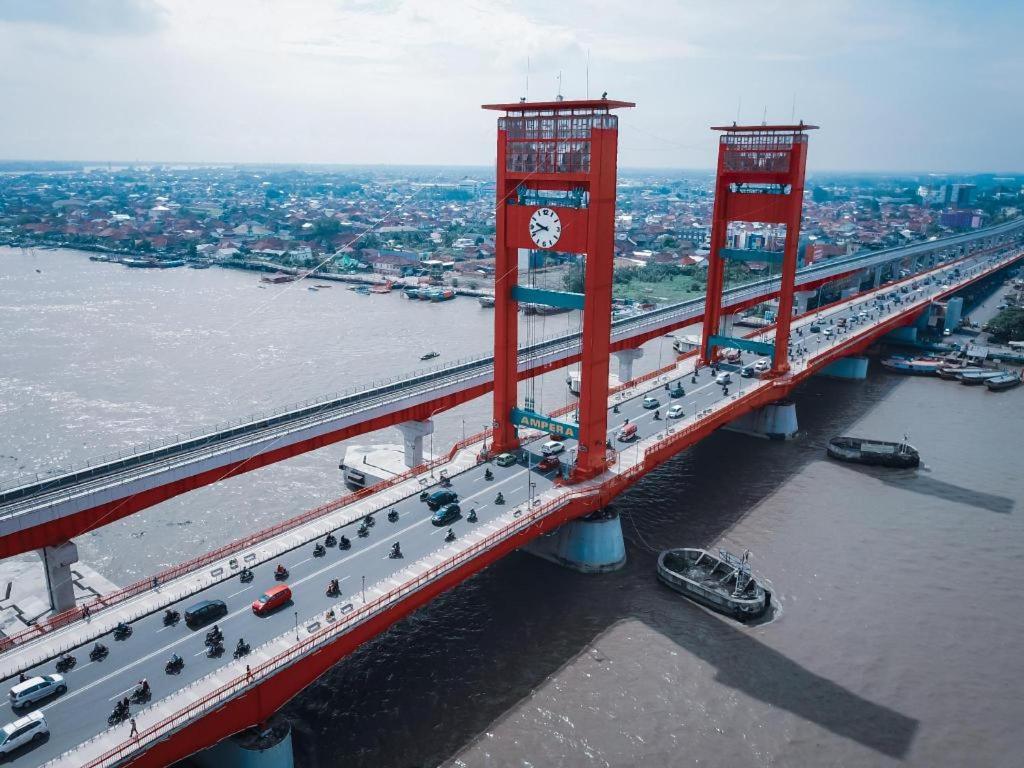 Capital O 142 Hotel Al Furqon Syariah Palembang Luaran gambar